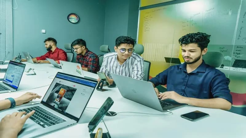 Sales & Business Development Internship Program course at AI Scholars